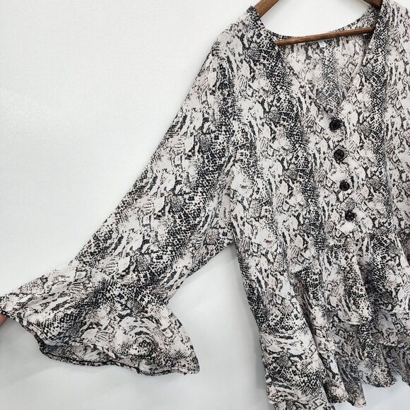 Ophelia‎ Roe Womens Snakeskin Ruffle Tunic Top Size 1X Bell Sleeve Pink Black - Picture 5 of 13